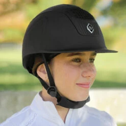 Ovation M Class MIPS Helmet -Equine Elegance 472000 ERS MIPS.M.Class.Helmet Lifestyle