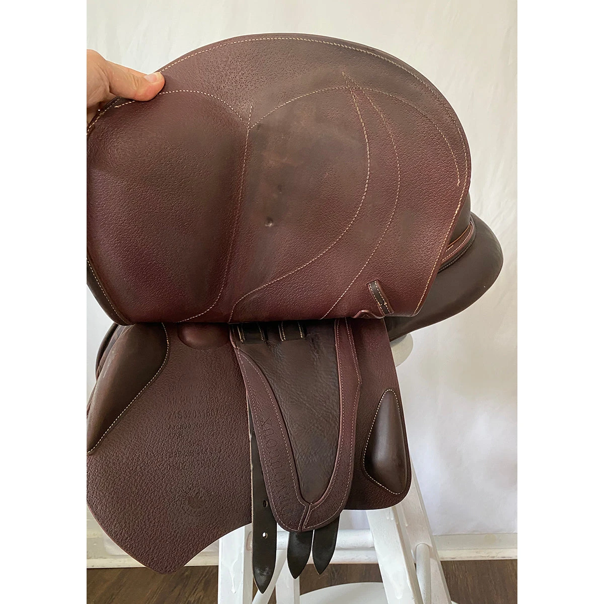 Devoucoux Biarritz Lab 17 1/2" Used Close Contact Saddle 4 Devoucoux Biarritz Lab 17 1/2" Used Close Contact Saddle - Image 2