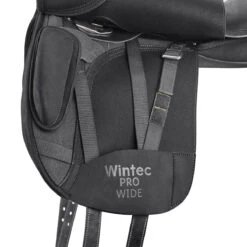 Wintec Pro Wide Dressage Saddle With HART -Equine Elegance W ProWide Dressage GirthingSystem Blk