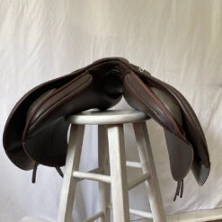 Wintec 500 16 1/2" Used Close Contact Saddle -Equine Elegance image 1e9f561b 5338 470e a19f 7e62e280dabd